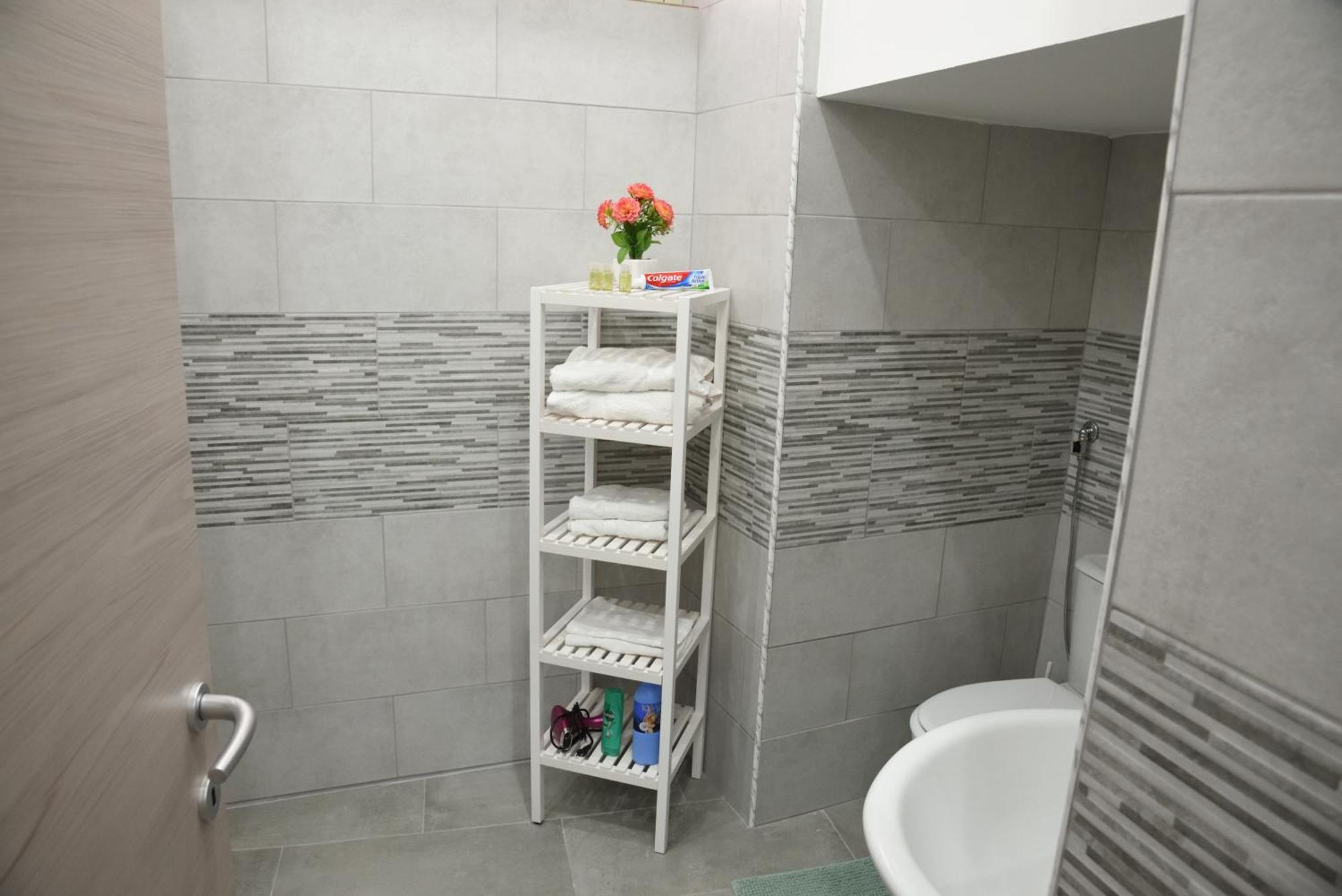 Family House Apartment Catania Bagian luar foto