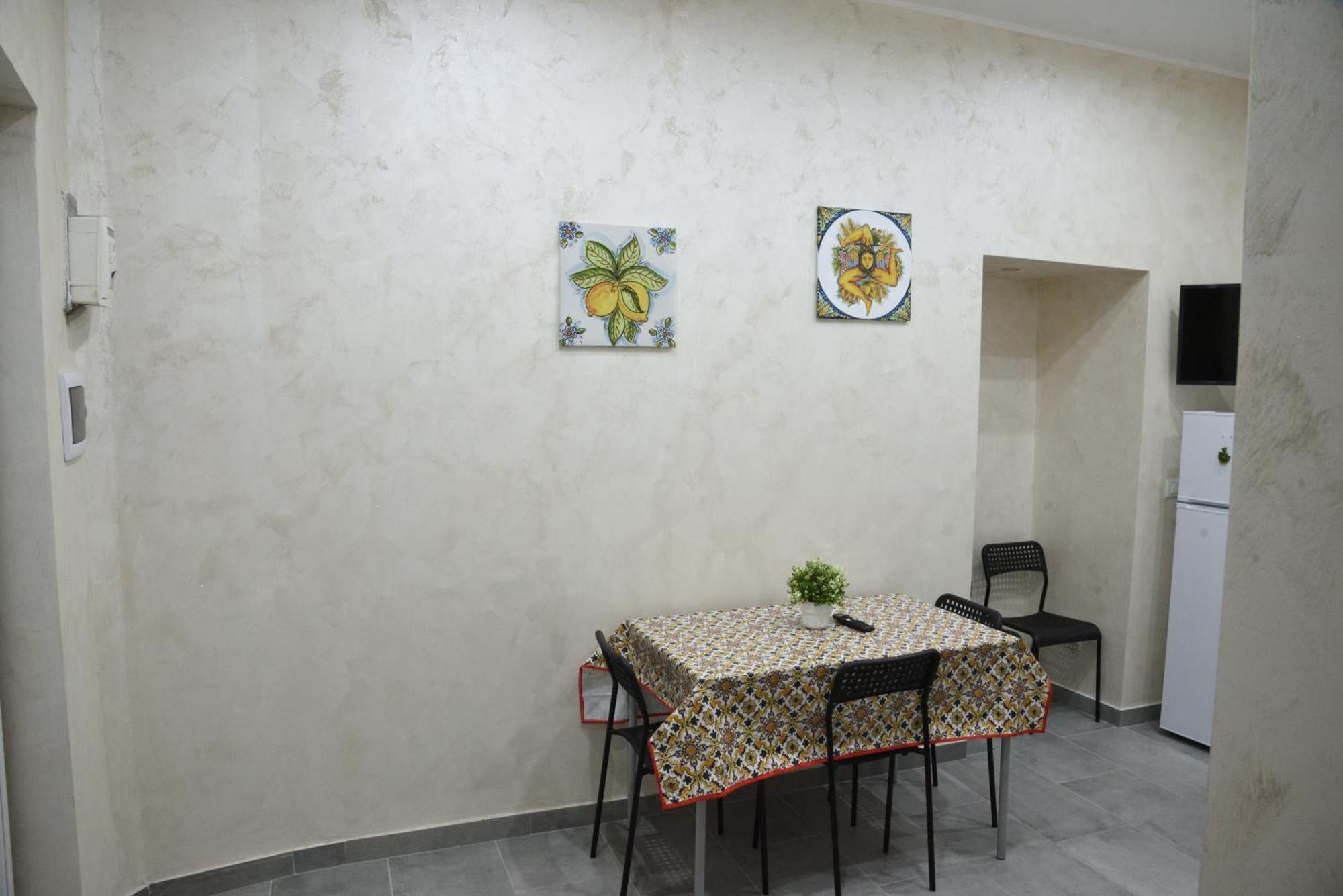 Family House Apartment Catania Bagian luar foto